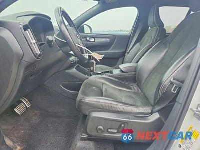 Zdjęcie 7 z 12 samochodu: 2021 VOLVO XC40 T5 R-DESIGN VIN:YV4162UM6M2468172 - miniatura