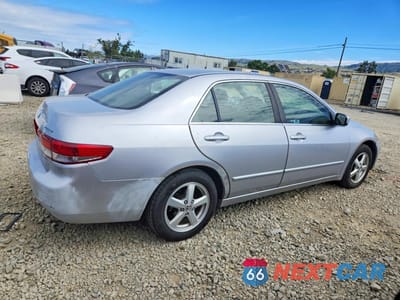 Trzecie zdjęcie samochodu z tyłu: 2004 HONDA ACCORD EX VIN:JHMCM56704C011778 - miniatura