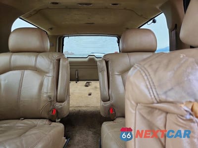 Zdjęcie 10 z 13 samochodu: 2000 CHEVROLET SUBURBAN K2500 VIN:3GNGK26U1YG175063 - miniatura