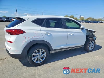 Trzecie zdjęcie samochodu z tyłu: 2019 HYUNDAI TUCSON SE VIN:KM8J23A48KU953032 - miniatura