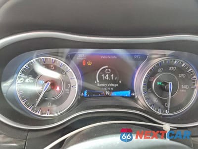 Zdjęcie 9 z 12 samochodu: 2016 CHRYSLER 300 LIMITED VIN:2C3CCARG3GH358438 - miniatura