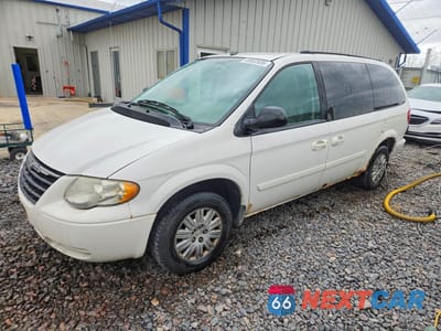 2006 CHRYSLER TOWN & COUNTRY LX 1A4GP44R16B568467 - główne zdjęcie licytacji z USA - miniatura