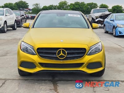 Piąte zdjęcie samochodu w środku: 2016 MERCEDES-BENZ C 300 4MATIC VIN:55SWF4KB9GU118458 - miniatura