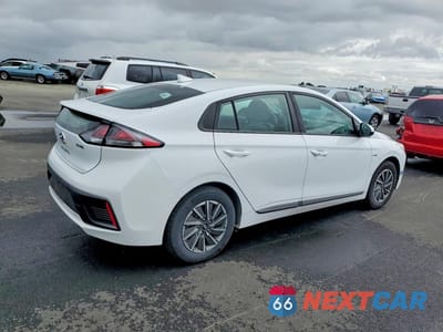 Trzecie zdjęcie samochodu z tyłu: 2020 HYUNDAI IONIQ ELECTRIC SE VIN:KMHC75LJ1LU061764 - miniatura