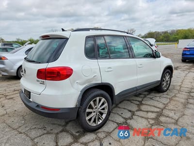 Trzecie zdjęcie samochodu z tyłu: 2015 VOLKSWAGEN TIGUAN S VIN:WVGBV7AX6FW578927 - miniatura