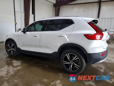 Drugie zdjęcie samochodu z przodu: 2023 VOLVO XC40 CORE VIN:YV4L12UV1P2910747 - miniatura