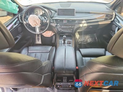 Zdjęcie 8 z 13 samochodu: 2015 BMW X5 XDRIVE50I VIN:5UXKR6C5XF0J78787 - miniatura