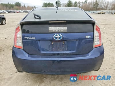 Zdjęcie 6 z 12 samochodu: 2013 TOYOTA PRIUS C FOUR VIN:JTDKN3DUXD0355031 - miniatura