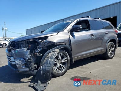 2018 TOYOTA HIGHLANDER LE 5TDZARFH4JS038786 - główne zdjęcie licytacji z USA - miniatura