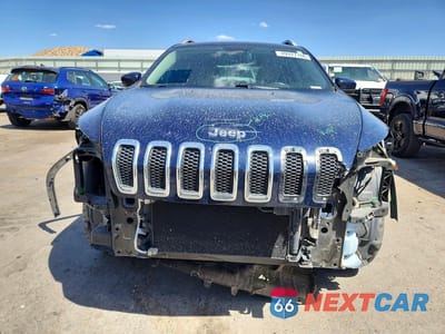 Piąte zdjęcie samochodu w środku: 2016 JEEP CHEROKEE LATITUDE VIN:1C4PJMCS5GW335245 - miniatura