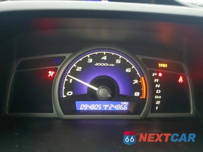 Zdjęcie 9 z 11 samochodu: 2010 HONDA CIVIC LX VIN:19XFA1F5XAE048551 - miniatura