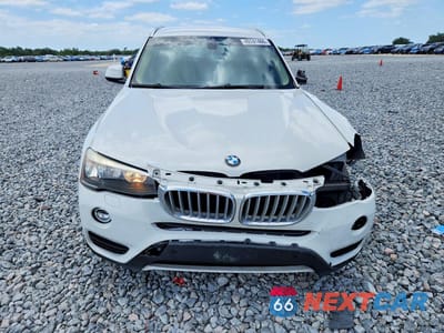 Piąte zdjęcie samochodu w środku: 2017 BMW X3 SDRIVE28I VIN:5UXWZ7C32H0V87150 - miniatura