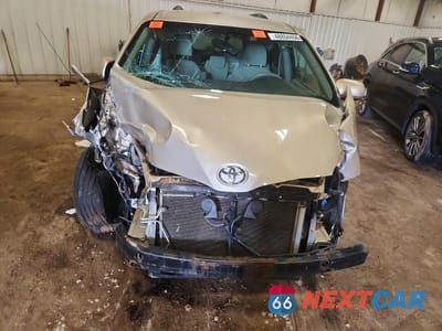 Piąte zdjęcie samochodu w środku: 2013 TOYOTA SIENNA LE 8-PASSENGER VIN:5TDKK3DC2DS335501 - miniatura