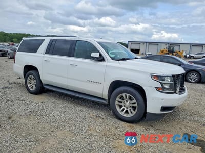 Czwarte zdjęcie samochodu z boku: 2018 CHEVROLET SUBURBAN K1500 LT VIN:1GNSKHKC7JR333230 - miniatura