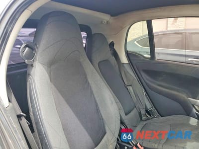 Zdjęcie 10 z 12 samochodu: 2014 SMART FORTWO VIN:WMEEJ9AA3EK729623 - miniatura