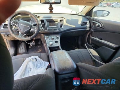 Zdjęcie 8 z 11 samochodu: 2016 CHRYSLER 200 LIMITED VIN:1C3CCCAB8GN132222 - miniatura