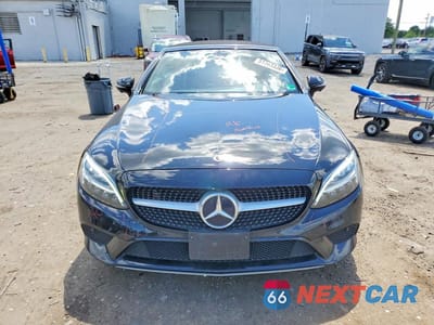 Piąte zdjęcie samochodu w środku: 2019 MERCEDES-BENZ C 300 4MATIC VIN:WDDWK8EB0KF780598 - miniatura