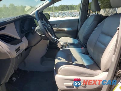 Zdjęcie 7 z 13 samochodu: 2015 TOYOTA SIENNA XLE 7-PASSENGER VIN:5TDDK3DC7FS104864 - miniatura