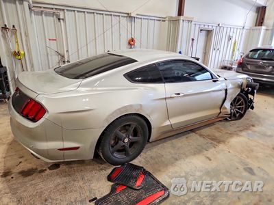 Trzecie zdjęcie samochodu z tyłu: 2016 FORD MUSTANG VIN:1FA6P8TH3G5241074 - miniatura
