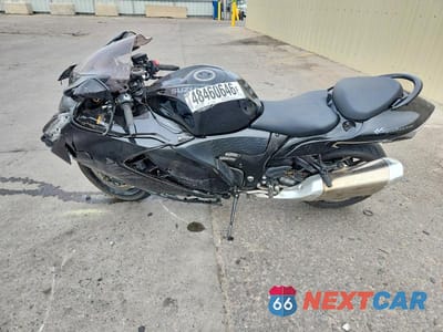 Trzecie zdjęcie samochodu z tyłu: 2025 SUZUKI GSX1300 RR VIN:JS1EJ11D7S7100014 - miniatura