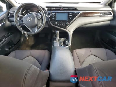 Zdjęcie 8 z 12 samochodu: 2018 TOYOTA CAMRY LE VIN:4T1B11HK2JU079193 - miniatura