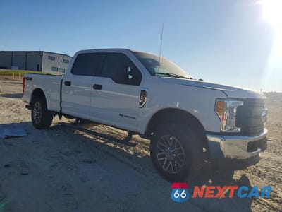 Czwarte zdjęcie samochodu z boku: 2017 FORD F250 SUPER DUTY VIN:1FT7W2BTXHEB13307 - miniatura