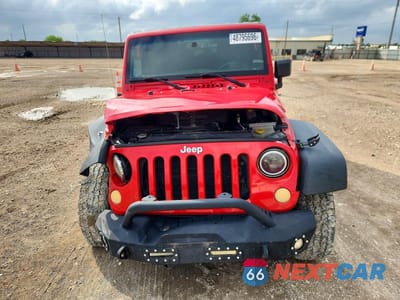 Piąte zdjęcie samochodu w środku: 2017 JEEP WRANGLER SPORT VIN:1C4AJWAGXHL705673 - miniatura
