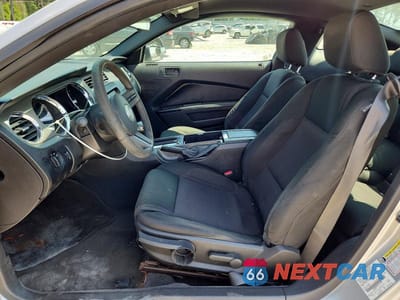 Zdjęcie 7 z 12 samochodu: 2010 FORD MUSTANG VIN:1ZVBP8AN3A5176507 - miniatura