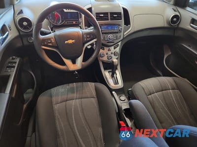 Zdjęcie 8 z 12 samochodu: 2015 CHEVROLET SONIC LT VIN:1G1JC6SG1F4210092 - miniatura