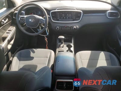 Zdjęcie 8 z 14 samochodu: 2019 KIA SORENTO L VIN:5XYPG4A30KG584343 - miniatura