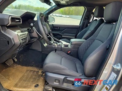 Zdjęcie 7 z 12 samochodu: 2025 TOYOTA TACOMA SR5 VIN:3TMLB5JN7SM181029 - miniatura