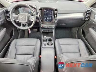 Zdjęcie 8 z 13 samochodu: 2021 VOLVO XC40 T5 MOMENTUM VIN:YV4162UK4M2457279 - miniatura