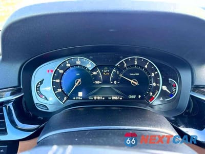 Zdjęcie 8 z 10 samochodu: 2019 BMW 530 I VIN:WBAJA5C56KWW22265 - miniatura