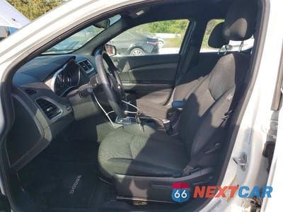 Zdjęcie 7 z 12 samochodu: 2013 DODGE AVENGER SE VIN:1C3CDZAB1DN541125 - miniatura