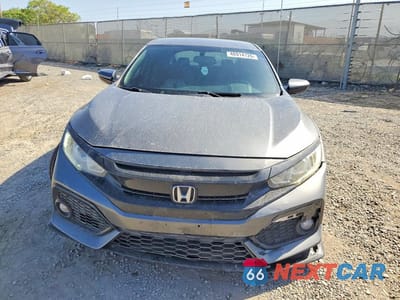 Piąte zdjęcie samochodu w środku: 2017 HONDA CIVIC SPORT VIN:SHHFK7H49HU420582 - miniatura