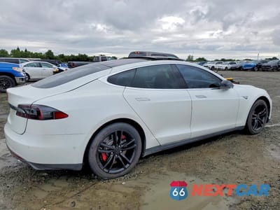 Trzecie zdjęcie samochodu z tyłu: 2015 TESLA MODEL S VIN:5YJSA1H18FF096706 - miniatura