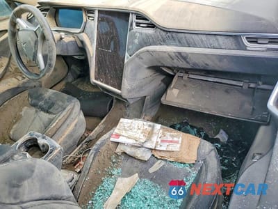 Zdjęcie 8 z 12 samochodu: 2016 TESLA MODEL S VIN:5YJSA1E49GF128935 - miniatura