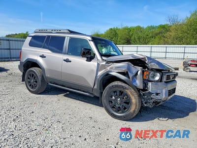 Czwarte zdjęcie samochodu z boku: 2024 TOYOTA LAND CRUISER FIRST EDITION VIN:JTEABFAJ6R5001139 - miniatura