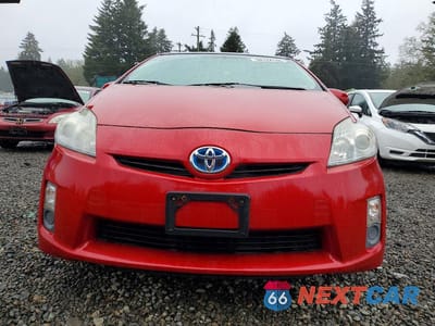 Piąte zdjęcie samochodu w środku: 2011 TOYOTA PRIUS FOUR VIN:JTDKN3DU0B5319185 - miniatura