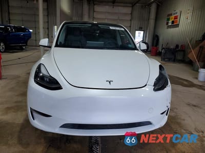 Piąte zdjęcie samochodu w środku: 2023 TESLA MODEL Y VIN:7SAYGDEEXPF890340 - miniatura