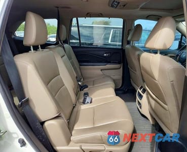 Zdjęcie 11 z 12 samochodu: 2017 HONDA PILOT TOURING VIN:5FNYF5H97HB036542 - miniatura