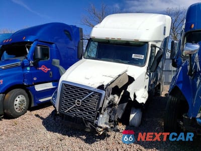 Drugie zdjęcie samochodu z przodu: 2023 VOLVO VNL SEMI TRUCK VIN:4V4NC9EHXPN329774 - miniatura