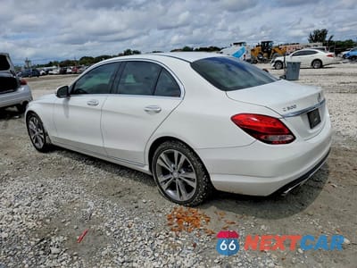 Drugie zdjęcie samochodu z przodu: 2015 MERCEDES-BENZ C 300 4MATIC VIN:55SWF4KB2FU017941 - miniatura