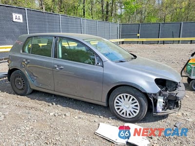 Czwarte zdjęcie samochodu z boku: 2013 VOLKSWAGEN GOLF VIN:WVWDB7AJ7DW139833 - miniatura