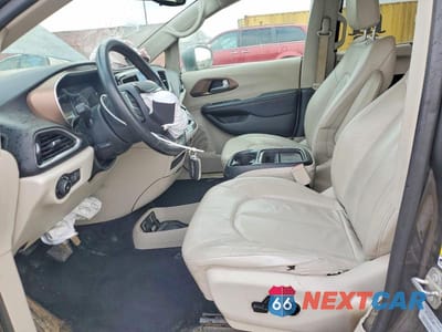 Zdjęcie 7 z 13 samochodu: 2017 CHRYSLER PACIFICA TOURING L VIN:2C4RC1BG2HR505442 - miniatura