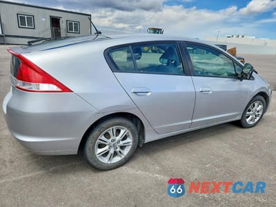 Trzecie zdjęcie samochodu z tyłu: 2010 HONDA INSIGHT EX VIN:JHMZE2H74AS017880 - miniatura