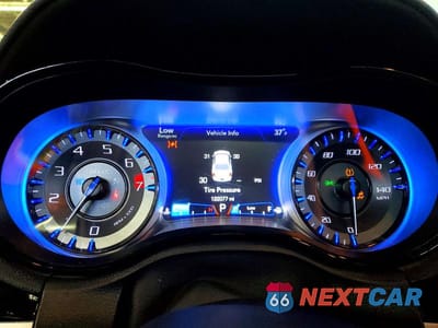 Zdjęcie 9 z 11 samochodu: 2017 CHRYSLER 300 S VIN:2C3CCAGG6HH527002 - miniatura