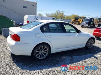 Trzecie zdjęcie samochodu z tyłu: 2011 BMW 328 XI VIN:WBAPK7C56BA973466 - miniatura