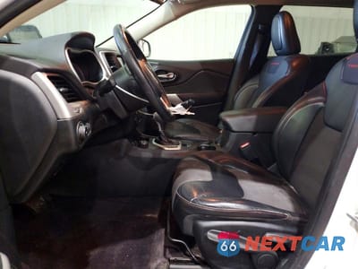Zdjęcie 7 z 13 samochodu: 2017 JEEP CHEROKEE TRAILHAWK VIN:1C4PJMBSXHW611826 - miniatura