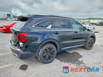 Trzecie zdjęcie samochodu z tyłu: 2021 KIA SORENTO S VIN:5XYRLDLC8MG051497 - miniatura